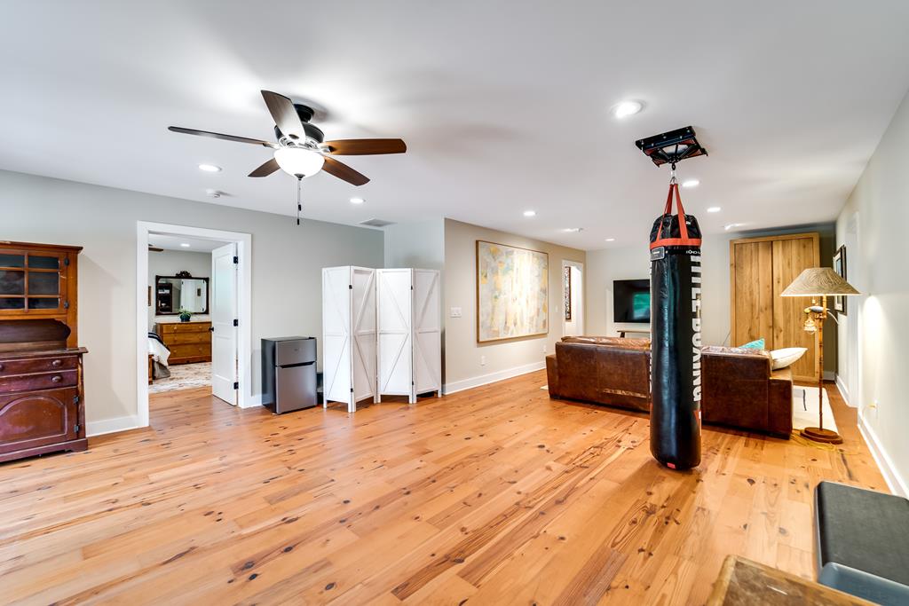 2131 Snow Hill Road