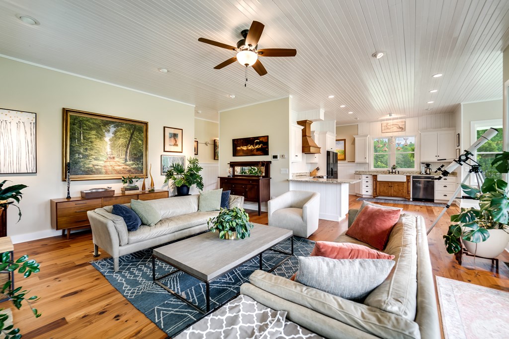 2131 Snow Hill Road