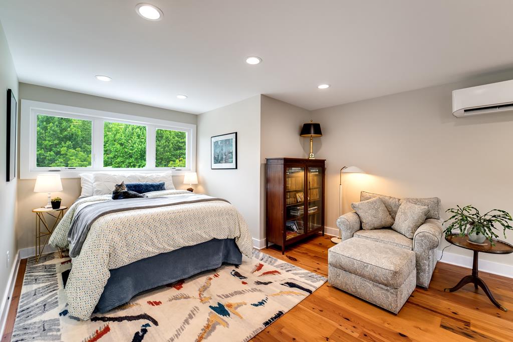 2131 Snow Hill Road