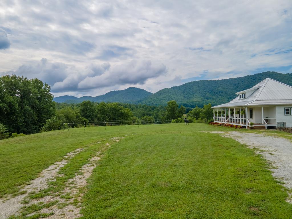 2131 Snow Hill Road