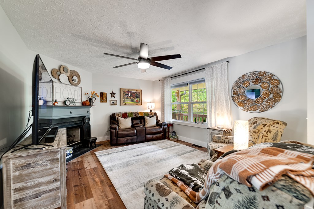 215 Mica Circle