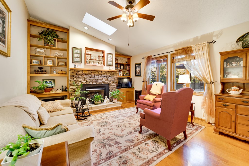 10 Wyman Way