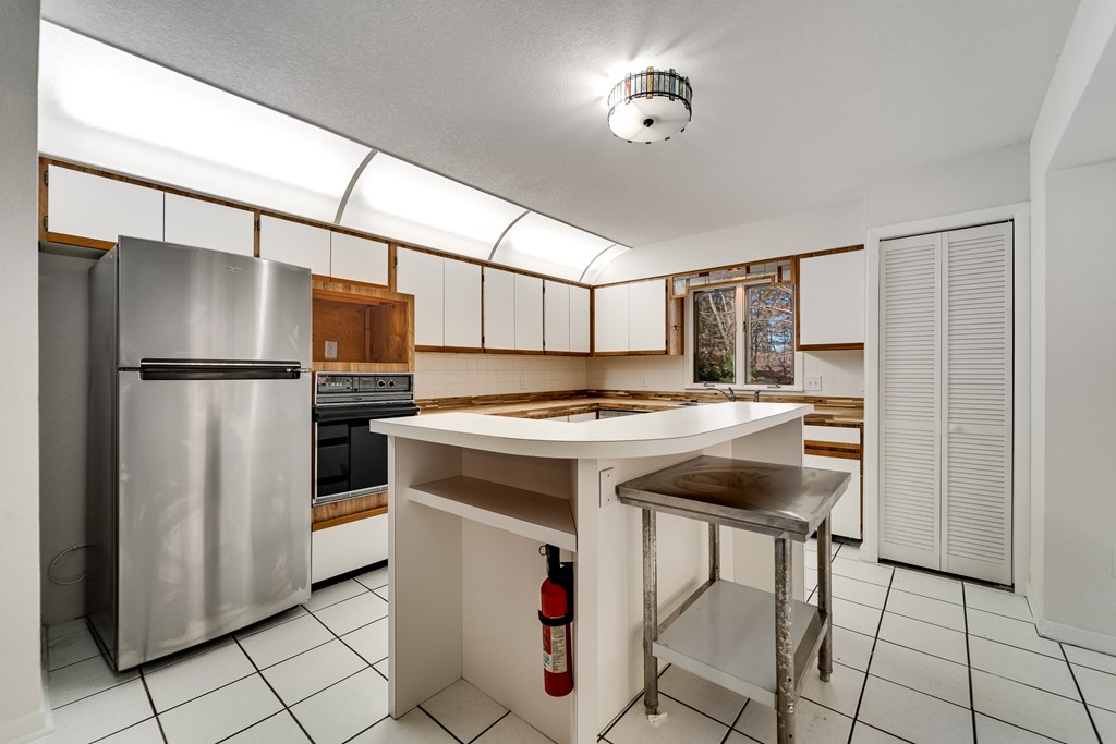 437 Ammons Road