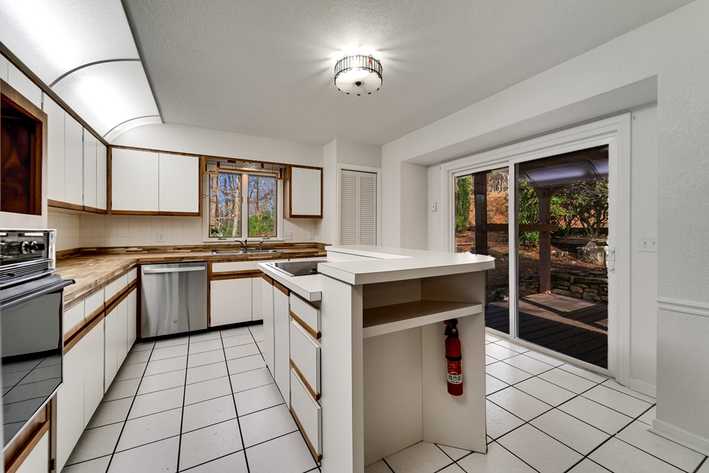437 Ammons Road