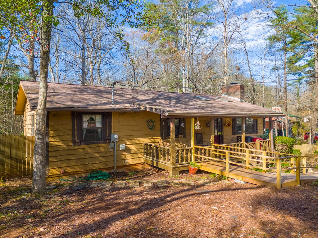 196 Crestview Heights