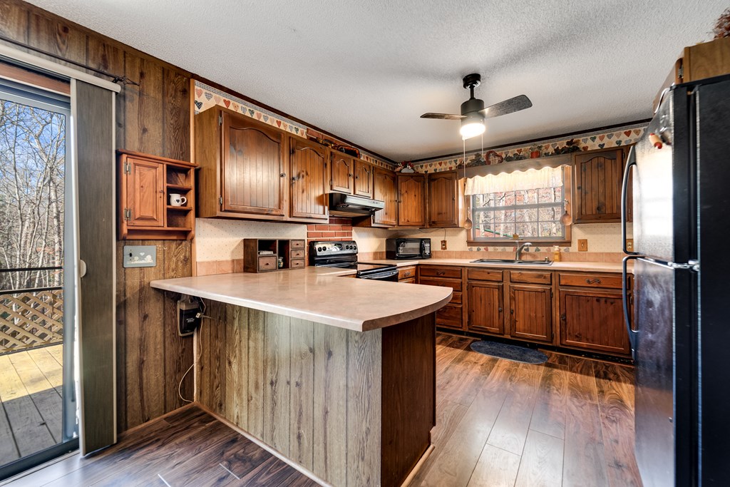 196 Crestview Heights