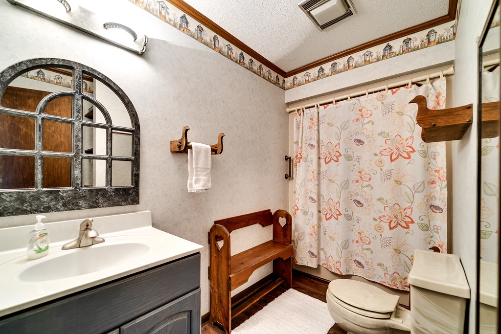 196 Crestview Heights