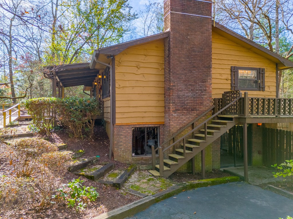 196 Crestview Heights