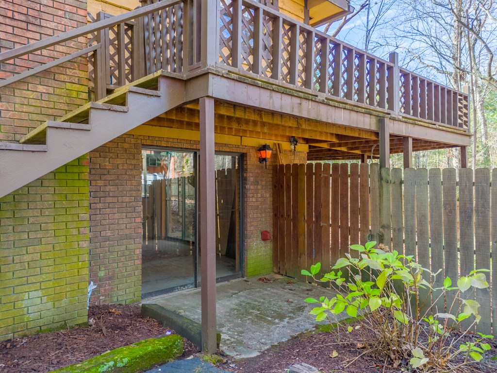196 Crestview Heights