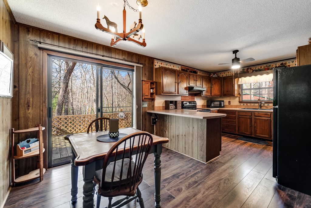 196 Crestview Heights