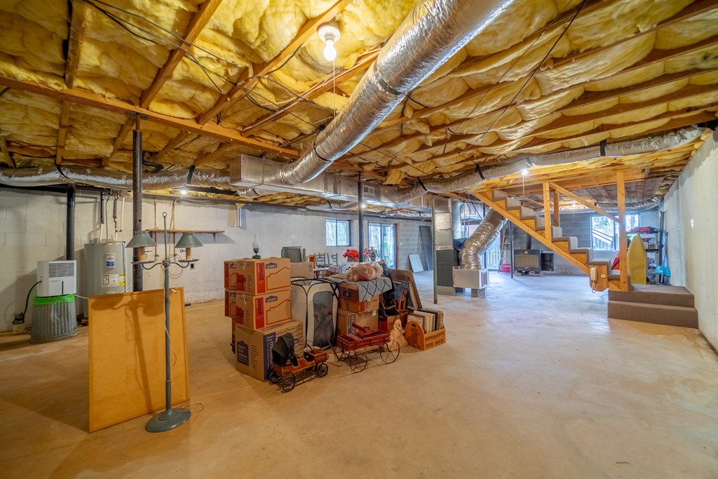 196 Crestview Heights