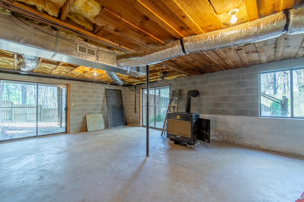 196 Crestview Heights