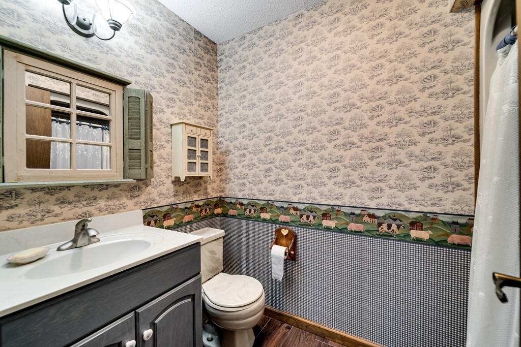196 Crestview Heights