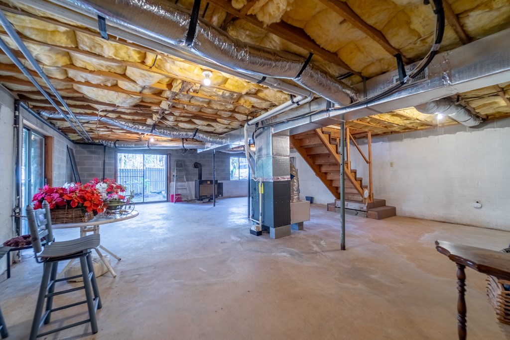 196 Crestview Heights