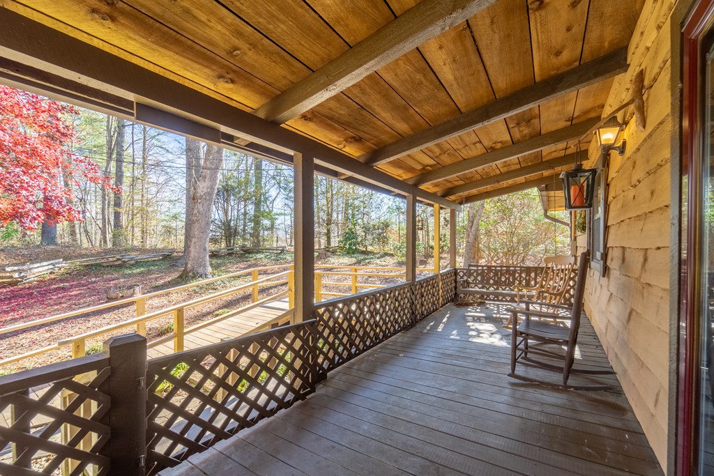 196 Crestview Heights