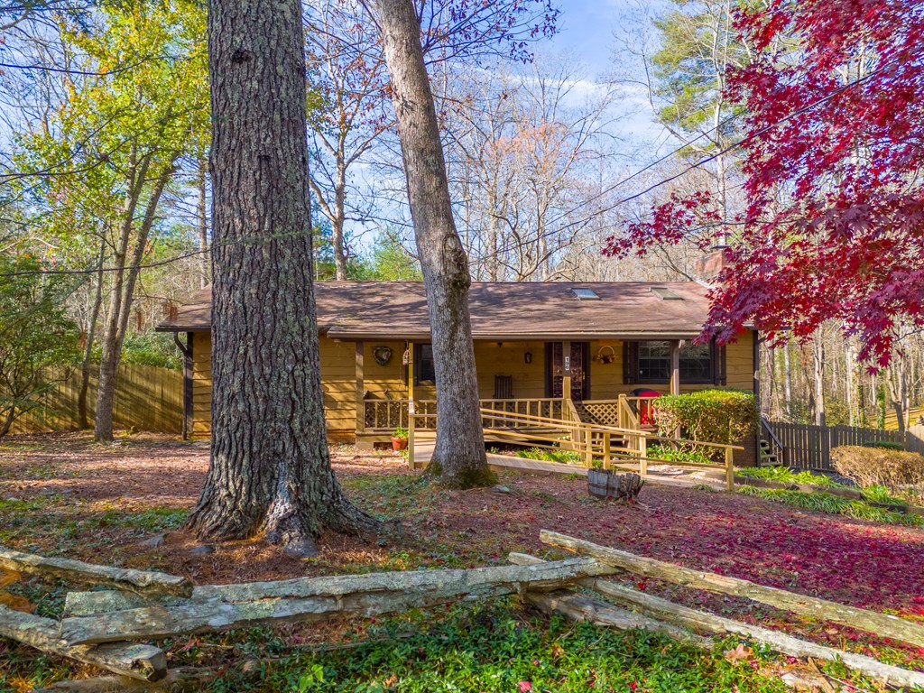 196 Crestview Heights