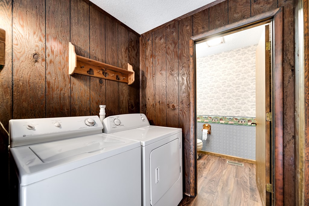 196 Crestview Heights