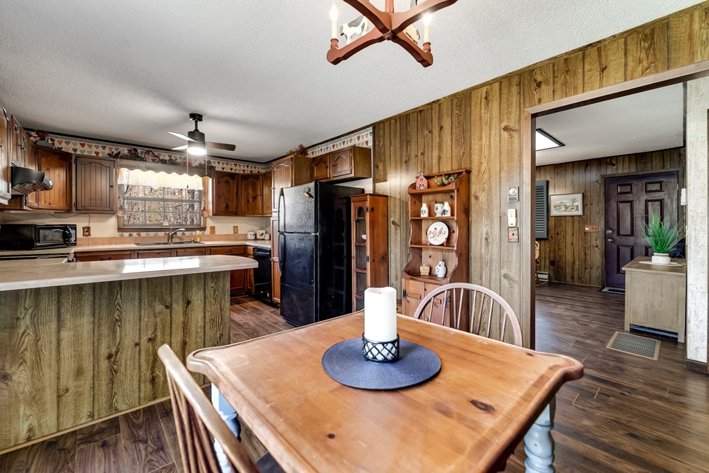 196 Crestview Heights