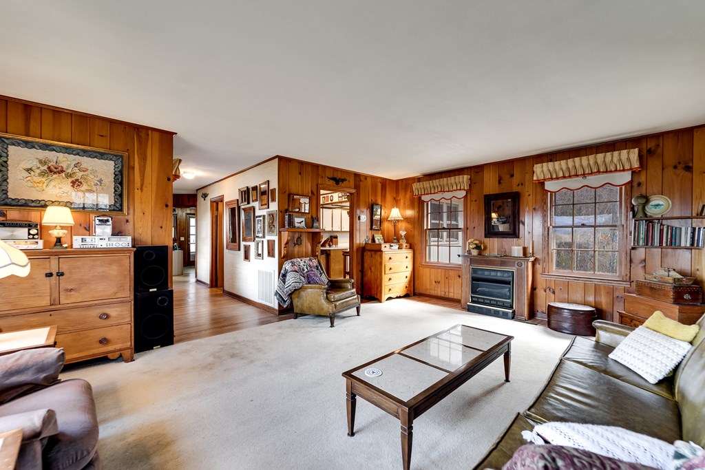 79 Jennings Dr