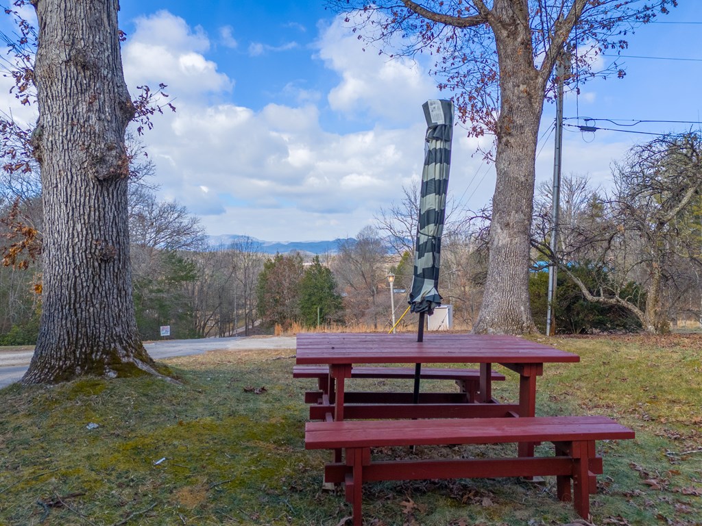79 Jennings Dr