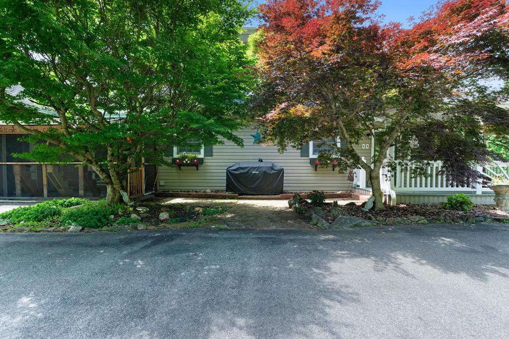 65 Spencer Lane