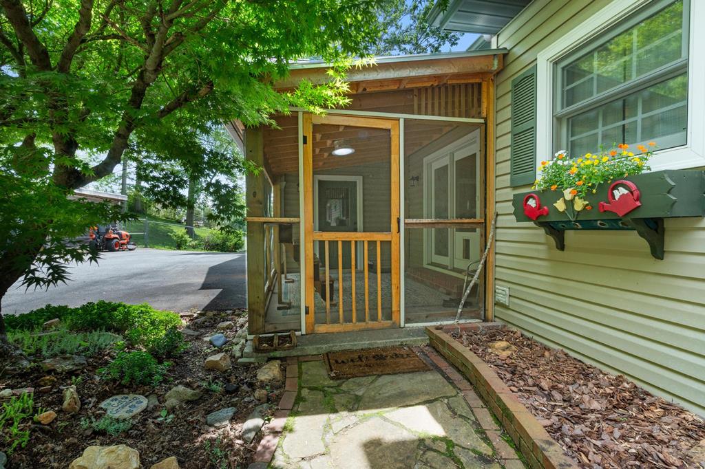65 Spencer Lane