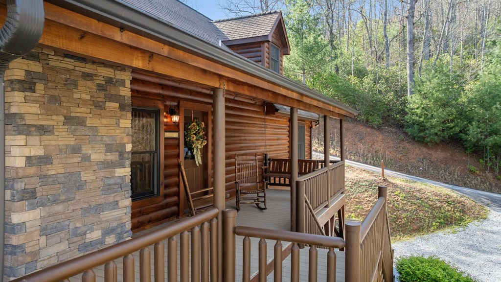 147 Diamond Falls Blvd.