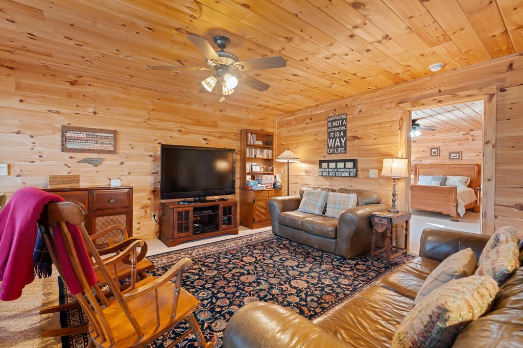 147 Diamond Falls Blvd.
