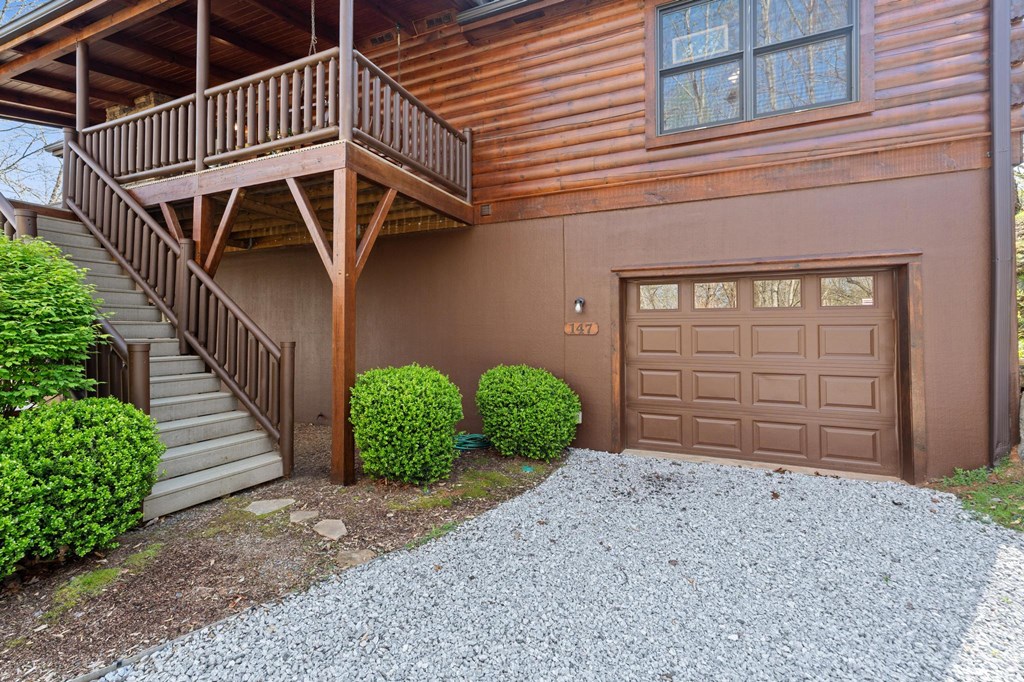 147 Diamond Falls Blvd.