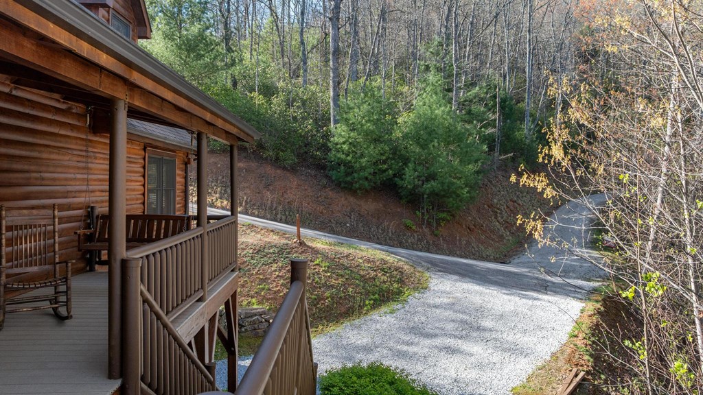 147 Diamond Falls Blvd.