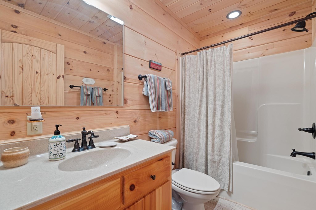 147 Diamond Falls Blvd.