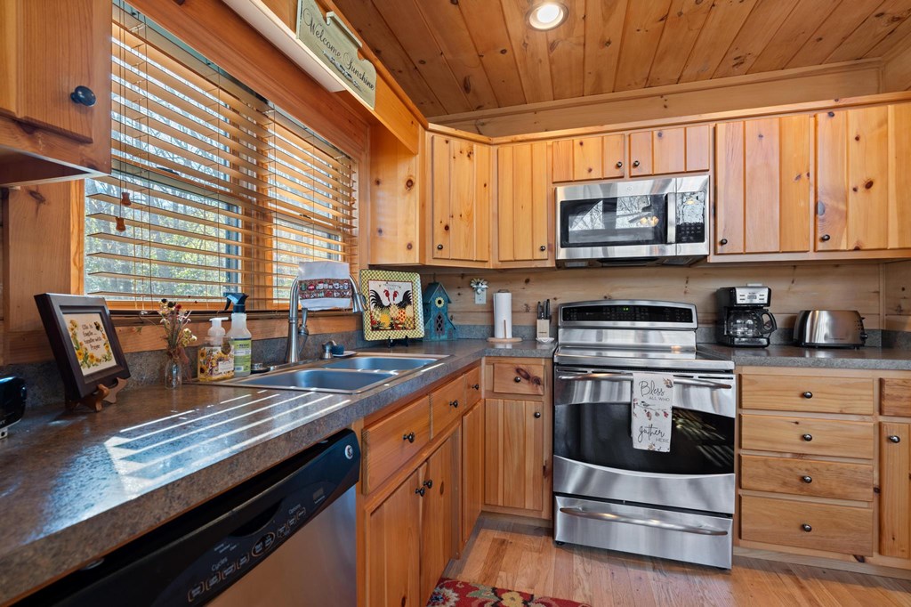 147 Diamond Falls Blvd.