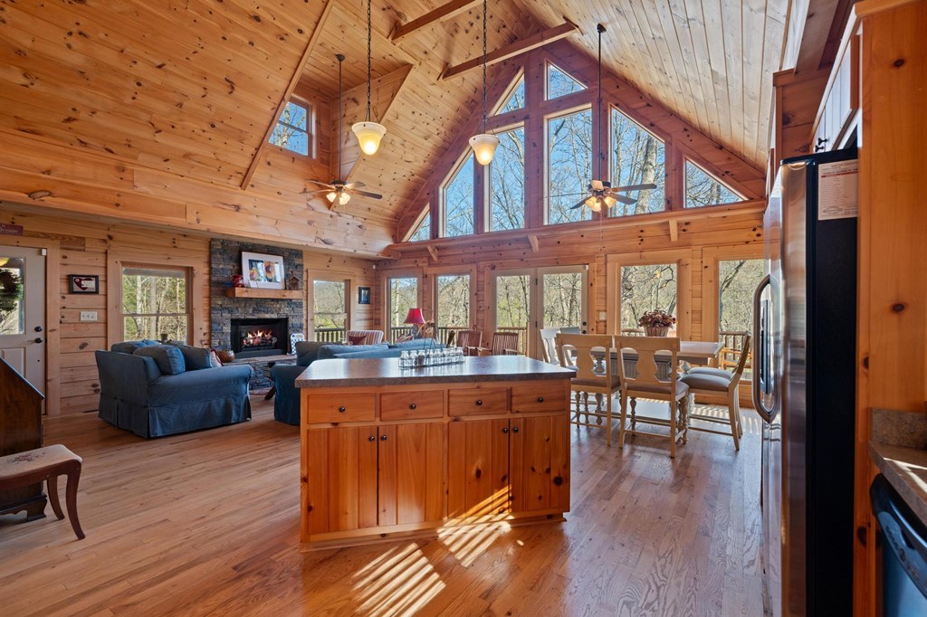 147 Diamond Falls Blvd.