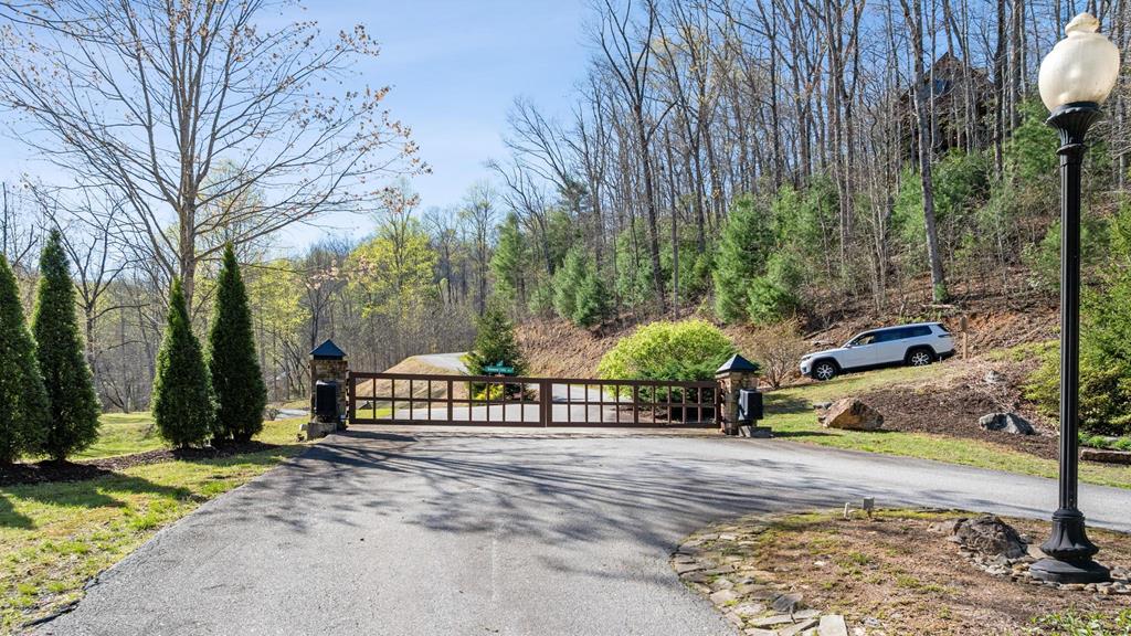 147 Diamond Falls Blvd.
