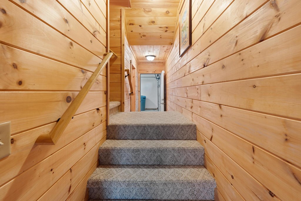 147 Diamond Falls Blvd.