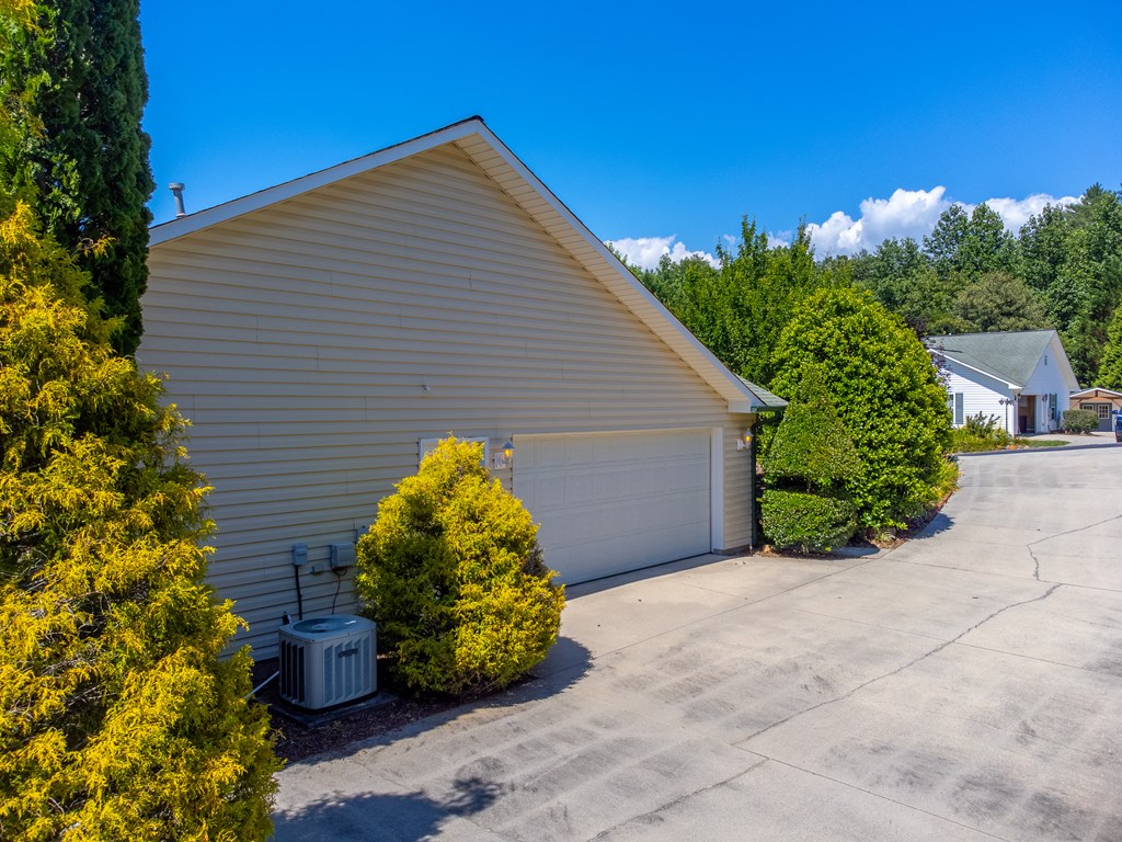 157 WEst Coventry Dr