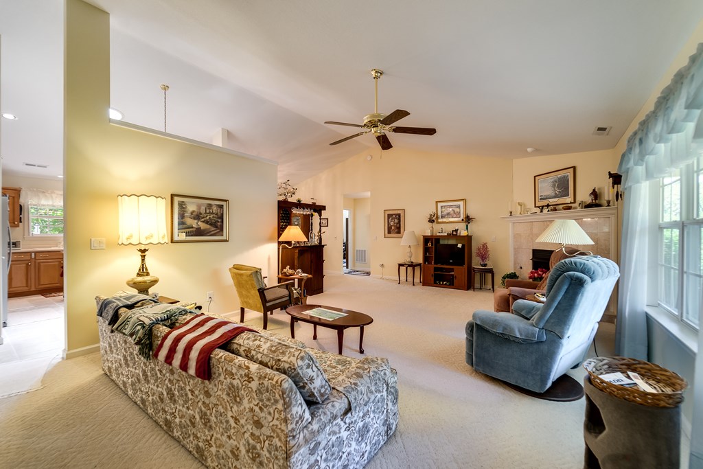 157 WEst Coventry Dr