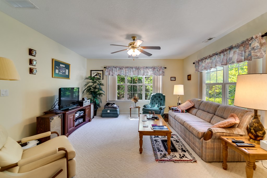 157 WEst Coventry Dr