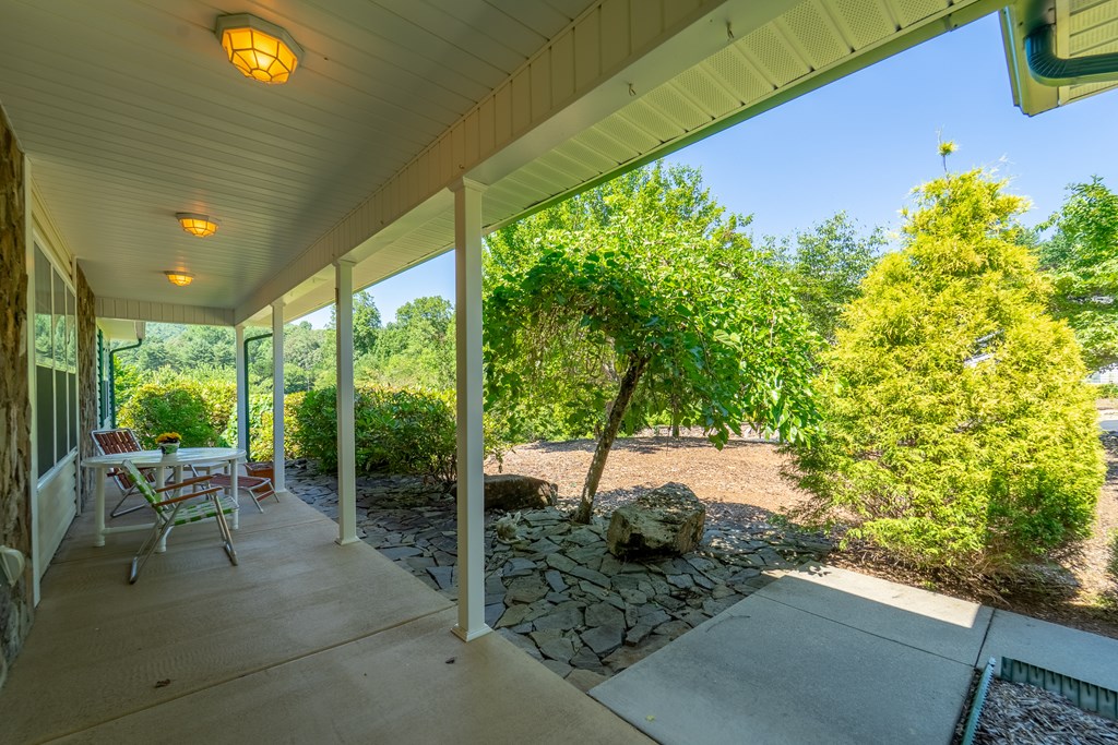 157 WEst Coventry Dr