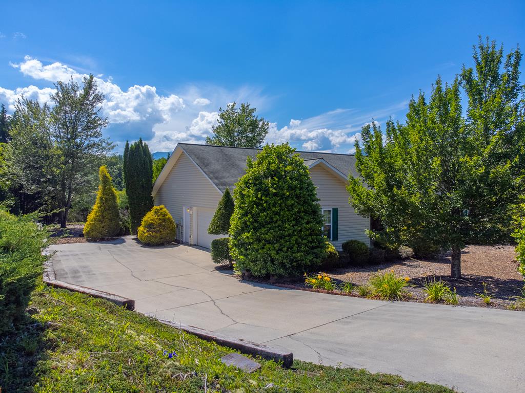 157 WEst Coventry Dr