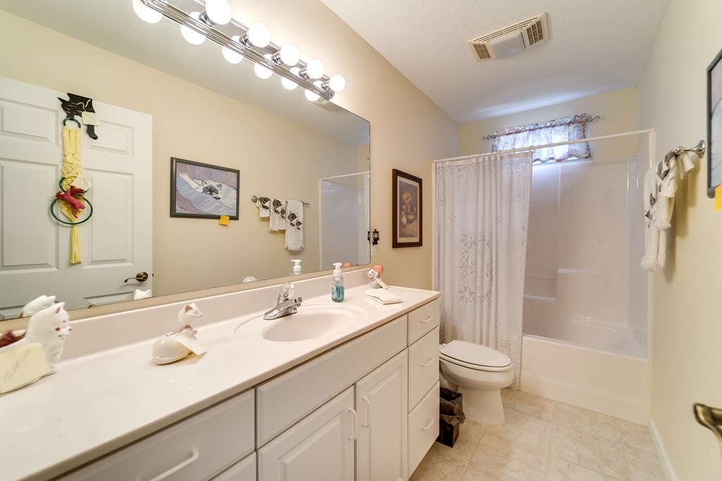 157 WEst Coventry Dr