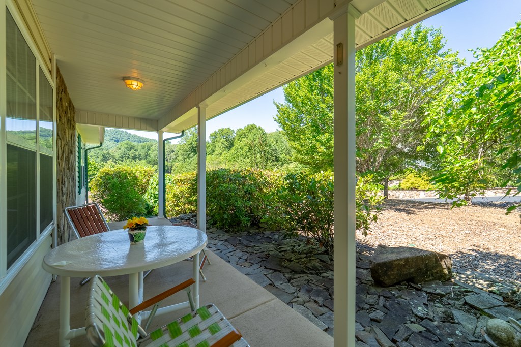 157 WEst Coventry Dr