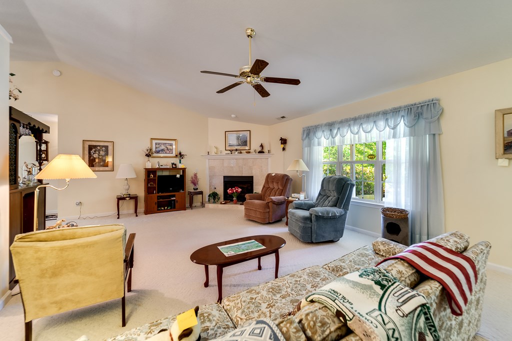 157 WEst Coventry Dr