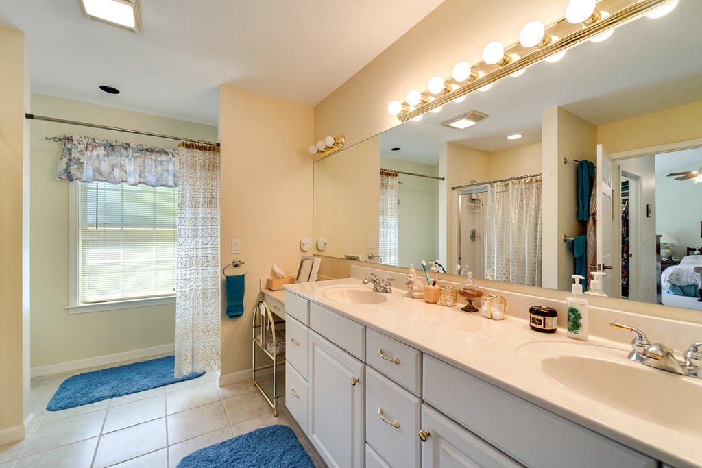 157 WEst Coventry Dr