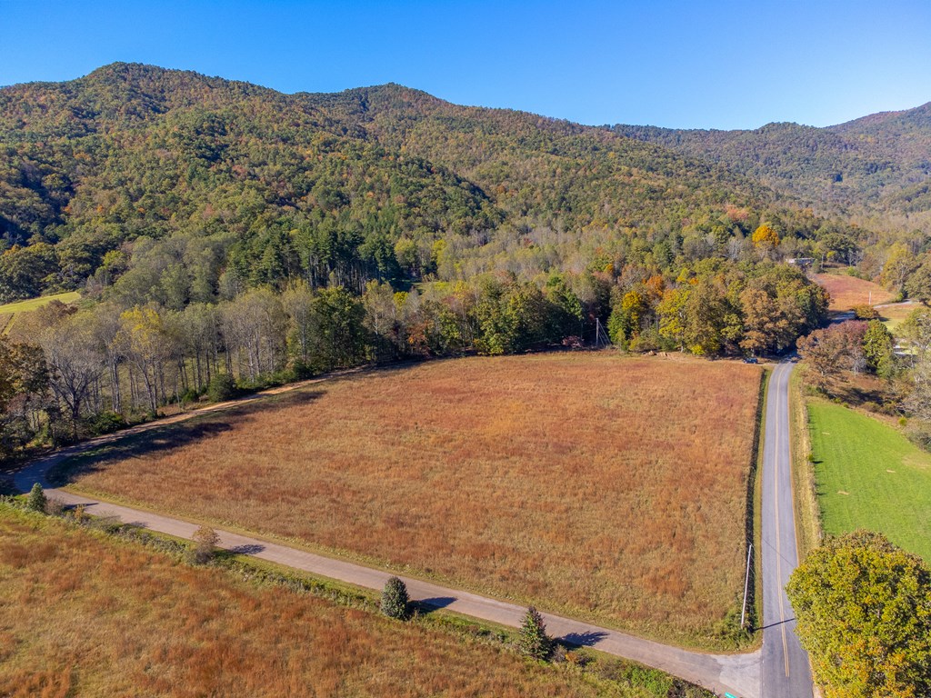 832 Lakey Creek Road