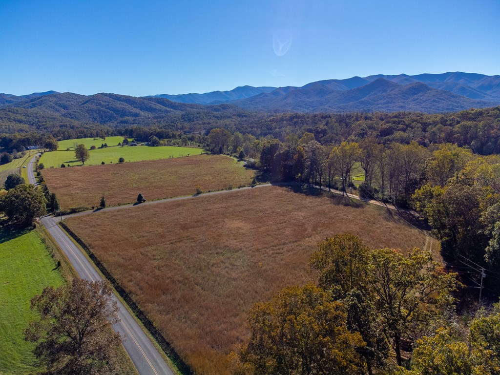 832 Lakey Creek Road
