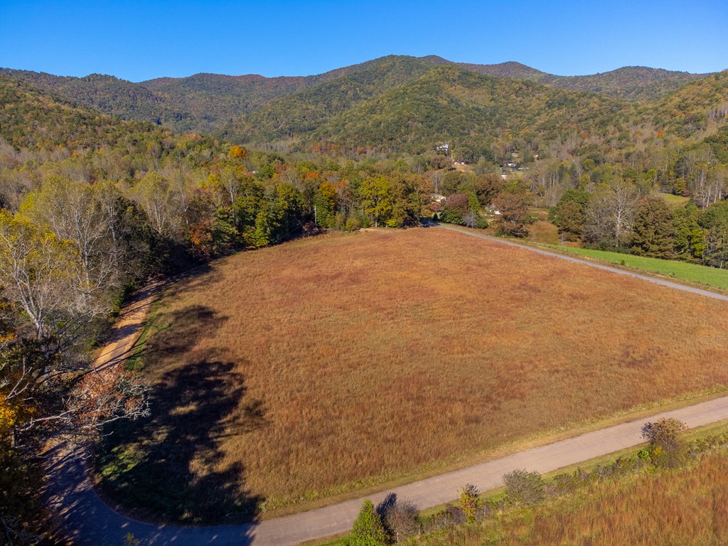 832 Lakey Creek Road