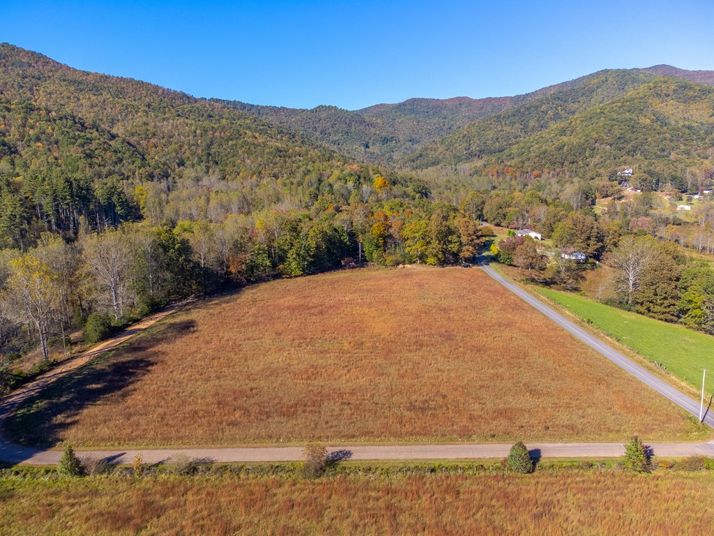 832 Lakey Creek Road
