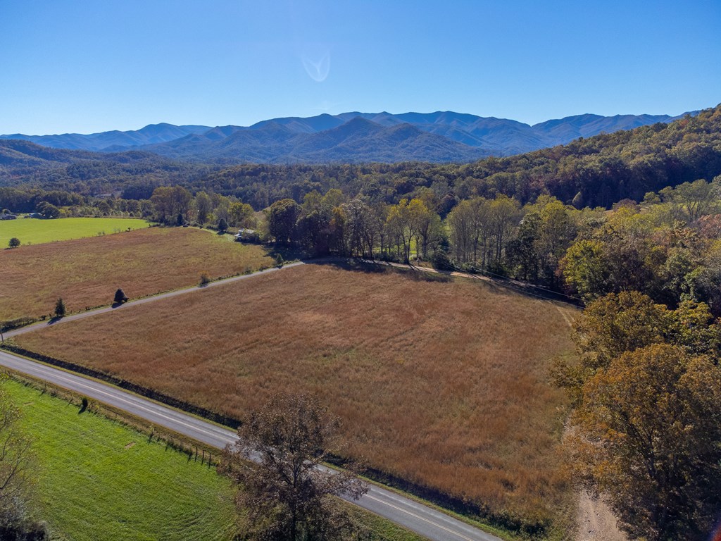 832 Lakey Creek Road