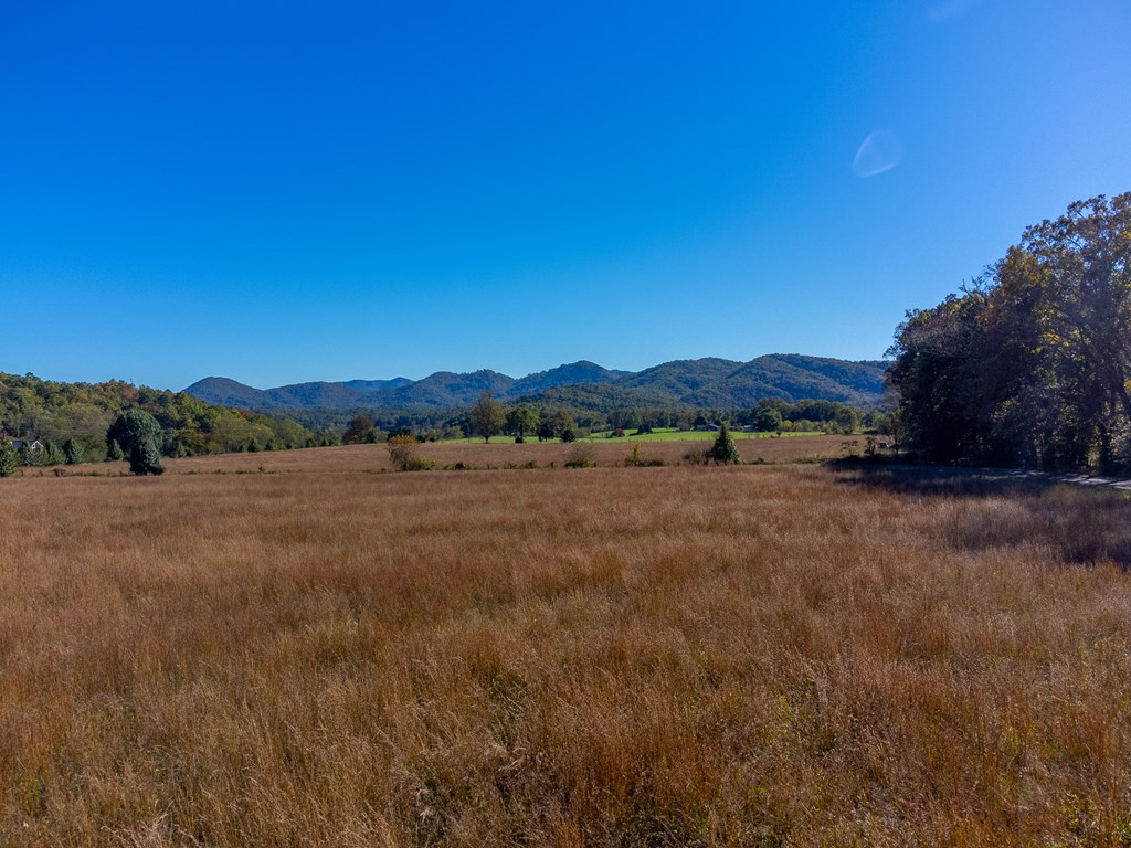 832 Lakey Creek Road